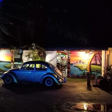 珍南海滩 Rainbow Bed N Bfast旅舍 外观 照片