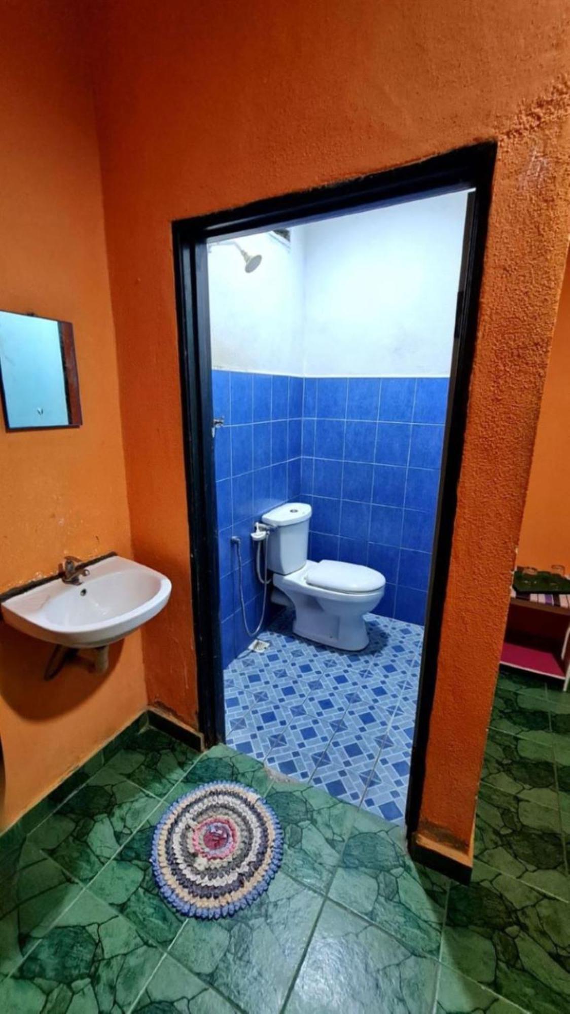 珍南海滩 Rainbow Bed N Bfast旅舍 外观 照片